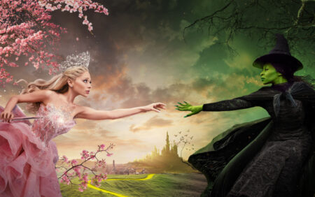 Wicked : Ariana Grande dit que la suite explorera "en profondeur" la relation entre Elphaba et Glinda