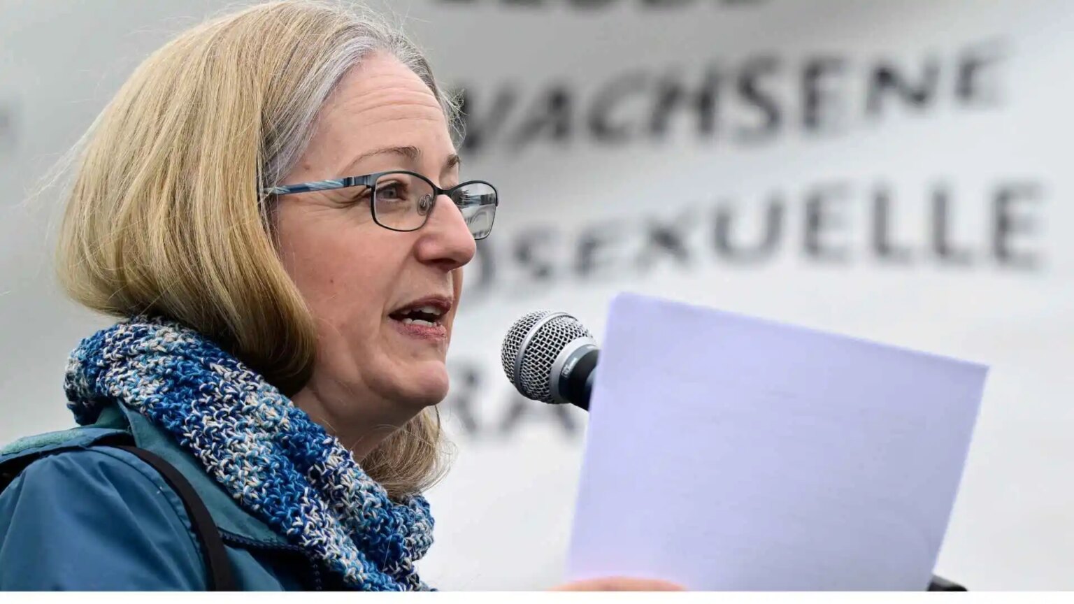 Un festival littéraire critiqué pour avoir inclus un conférencier hétérosexuel critique dans la section LGBTQ+ Un festival littéraire critiqué pour avoir inclus un conférencier hétérosexuel critique dans la section LGBTQ+