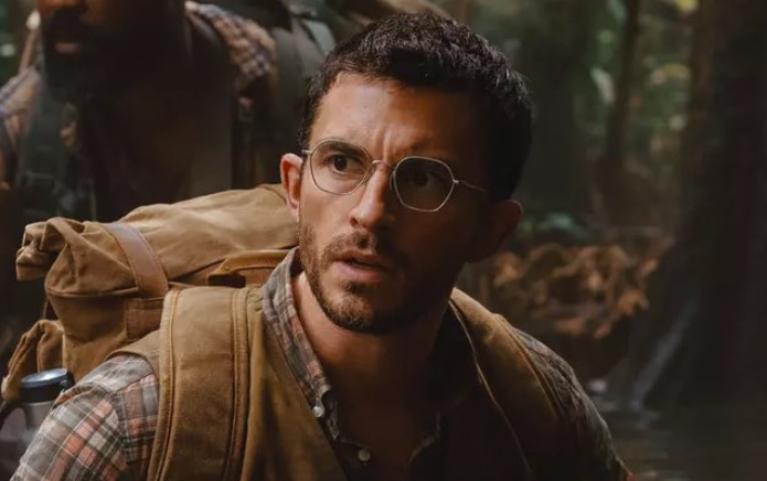 "J'ai besoin de lui" : les fans réagissent au look "hot nerd" de Jonathan Bailey dans Jurassic World Rebirth