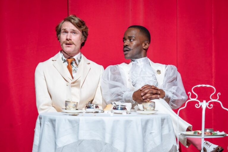 Ncuti Gatwa et Sharon D Clarke brillent dans la reprise ridicule de The Importance of Being Earnest – critique