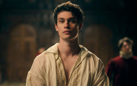 "C'était presque enivrant" : Nicholas Galitzine à propos de son personnage de Mary & George