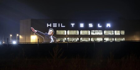 Le groupe de campagne Led By Donkeys ne fait absolument aucun effort avec le retrait public épique d'Elon Musk
