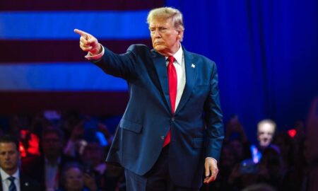 La ligne d'assistance téléphonique LGBTQ+ en cas de crise en matière de santé mentale constate une augmentation des appels suite à l'investiture de Trump et aux mesures politiques anti-LGBTQ+