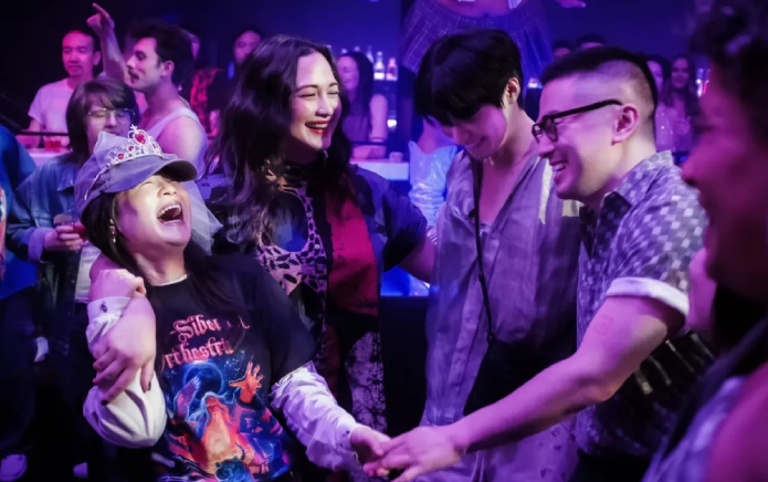 Le banquet de mariage - du même directeur de Fire Island! - reçoit une première bande-annonce hilarante