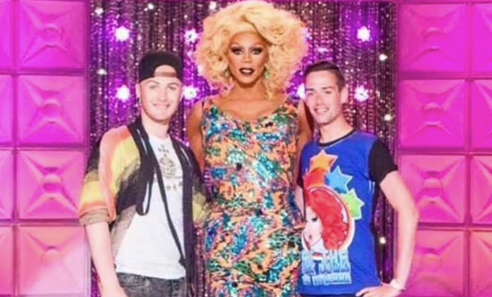 RuPaul rend hommage à Vivienne, la première gagnante de la « Drag Race » du Royaume-Uni, après sa mort RuPaul rend hommage à Vivienne, la première gagnante de la « Drag Race » du Royaume-Uni, après sa mort