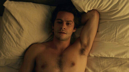 Twinless: la scène de sexe gay divulguée de Dylan O'Brien envoie les fans dans une frénésie