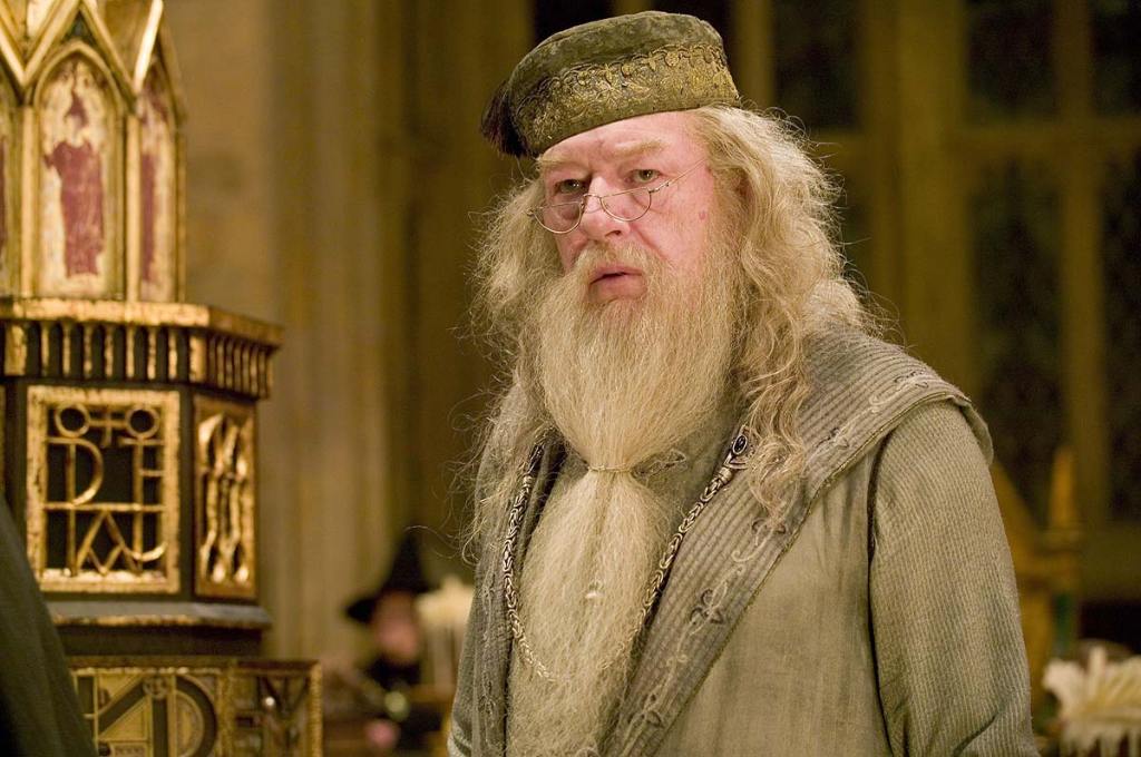 Sir Michael Gambon comme Albus Dumbledore dans la série de films Harry Potter