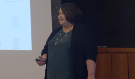 Qui est Amy Gleason et dirige-t-elle vraiment le ministère de l'efficacité du gouvernement?