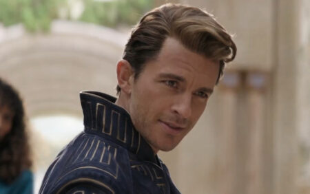 «C'est à mon tour d'être votre oncle d'agonie:» Jonathan Bailey donne des conseils à la vie à Sage aux fans