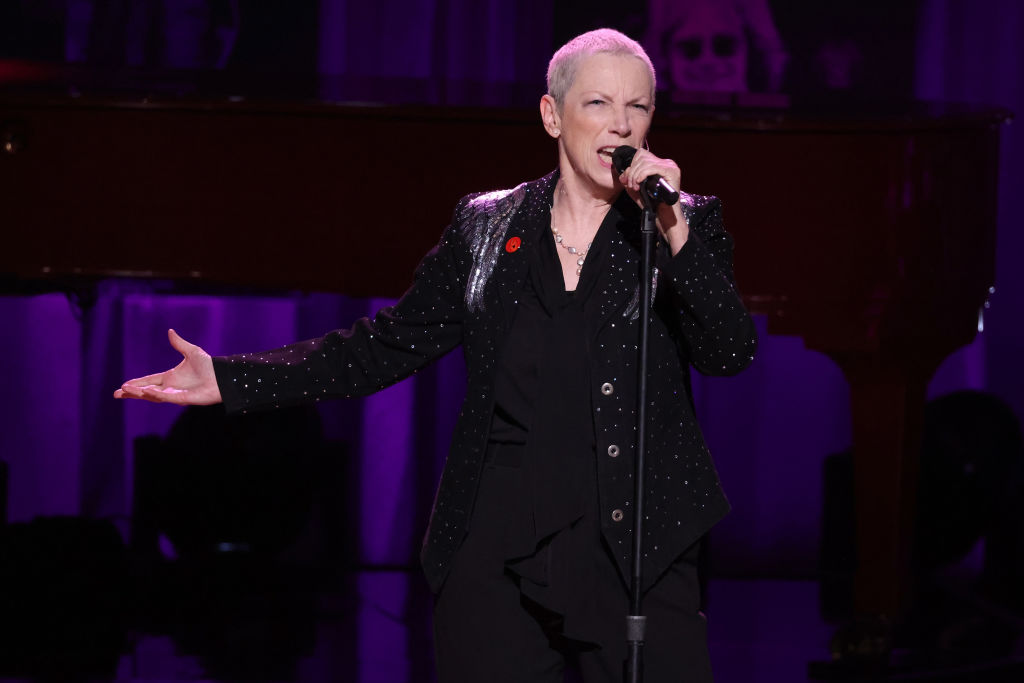 Annie Lennox annonce le titre de Londres pour 2025 au Royal Albert Hall.