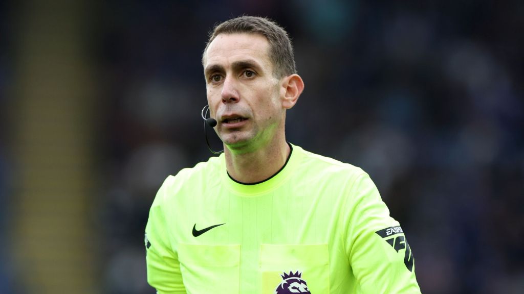 L'arbitre David Coote est sorti gay