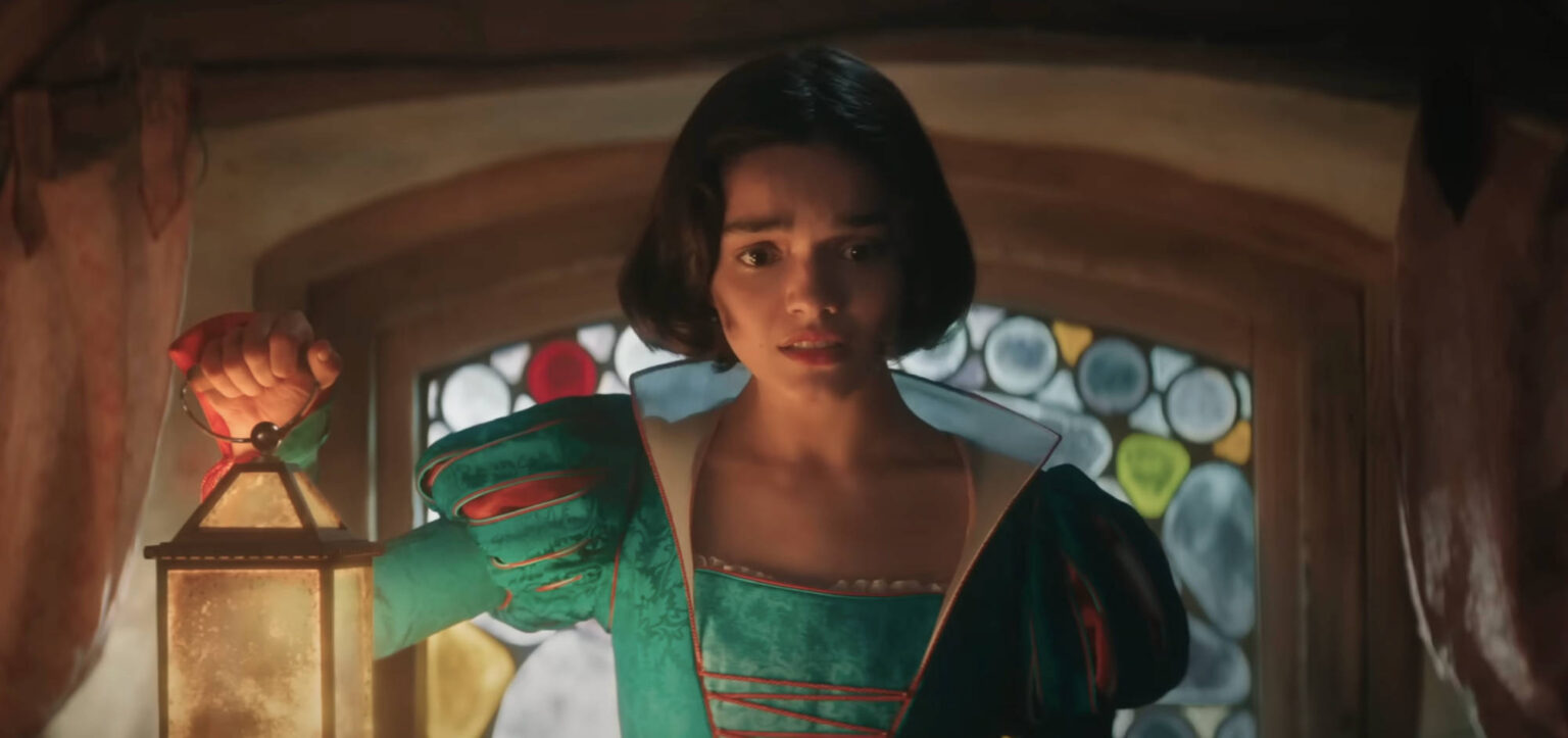 `` Blanche-Neige '' éblouit en quelques instants mais a du mal à capturer pleinement la magie