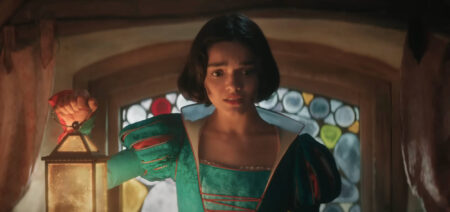 `` Blanche-Neige '' éblouit en quelques instants mais a du mal à capturer pleinement la magie