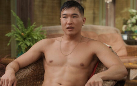Joel Kim Booster de Fire Island réfléchit à une expérience d'éveil gay «puissante»