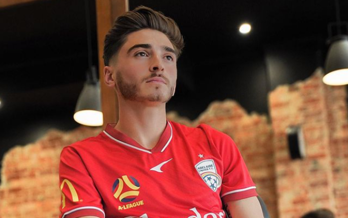 Le footballeur Josh Cavallo dit qu'il reçoit des «menaces de mort» quotidiennes depuis sa sortie gay
