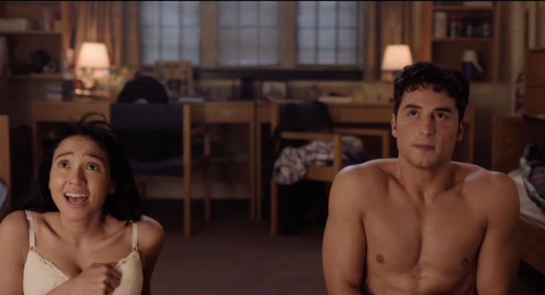 Le teaser « surcompensant '' de Benny Drama révèle un jock frat fermé avec un camée Charli XCX surprise Internet sensation Benito Skinner, also known as Benny Drama, is stepping into the spotlight with his highly anticipated TV debut in the semi-autobiographical comedy series Overcompensating on Prime Video.