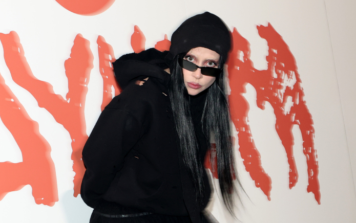 Regardez Lady Gaga révéler le «thé sur le téléphone Part 2»