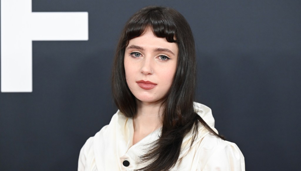 Clairo aux 67e Grammy Awards tenus à The Crypto.com Arena le 2 février 2025 à Los Angeles, en Californie. (Photo de Gilbert Flores / Billboard via Getty Images)