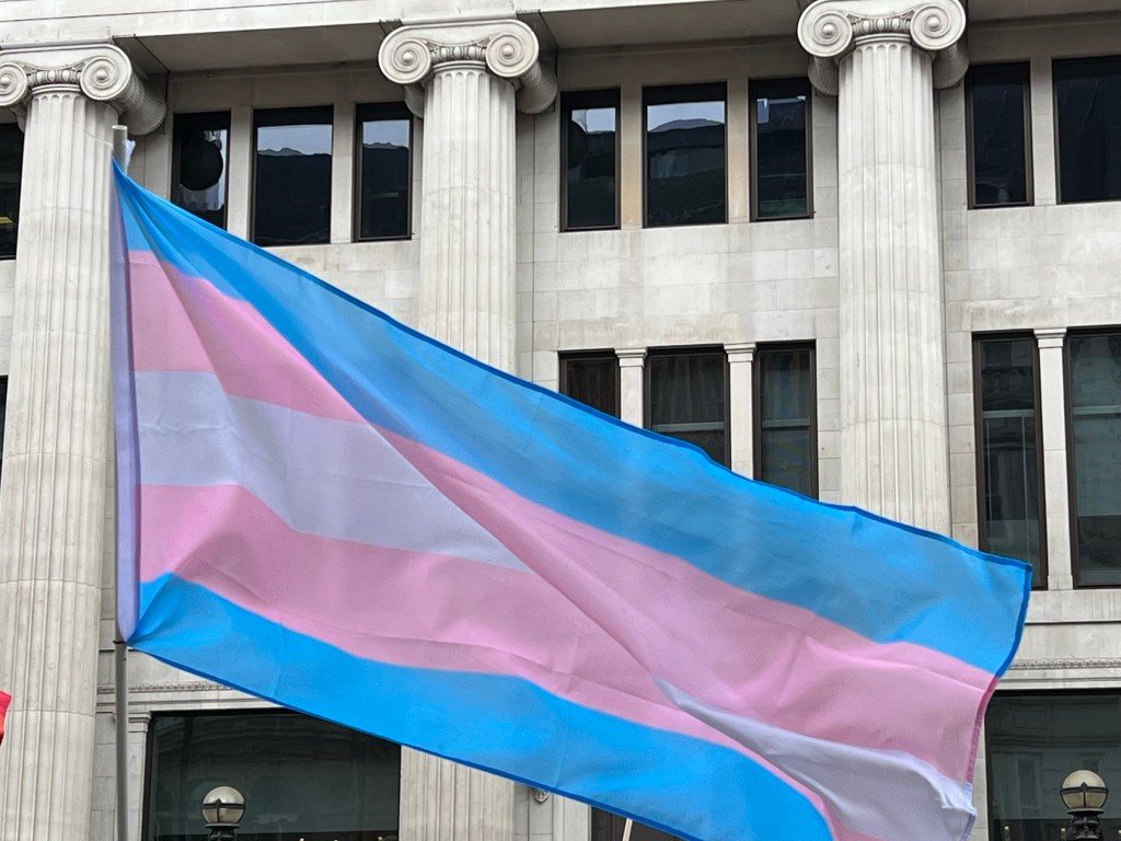Flag de la fierté trans à Londres.
