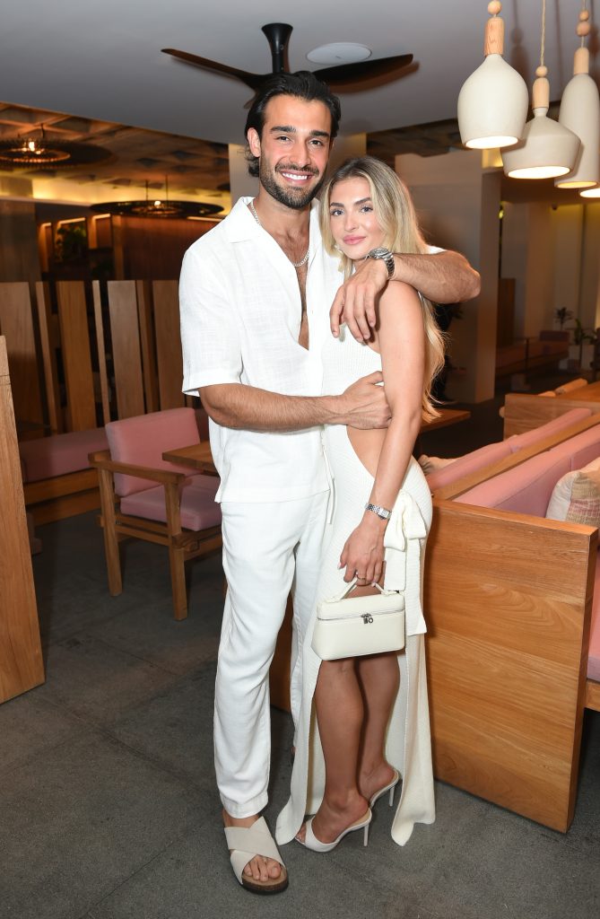 Sam Asghari et Brooke Irvine assistent au grand week-end d'ouverture au Tryst Puerto Vallarta: soirée d'ouverture au Tryst Puerto Vallarta le 25 avril 2025 à Puerto Vallarta, au Mexique. 
