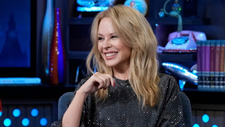 Australian pop icon Kylie Minogue will receive the prestigious APRA Ted Albert Award for Outstanding Services to Australian Music, becoming the eighth woman ever honored with the lifetime achievement recognition.