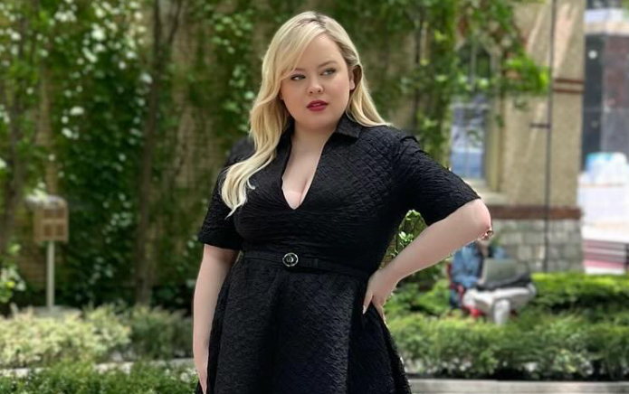 Nicola Coughlan de Bridgerton collecte 120 000 £ pour la charité trans après la décision du tribunal britannique