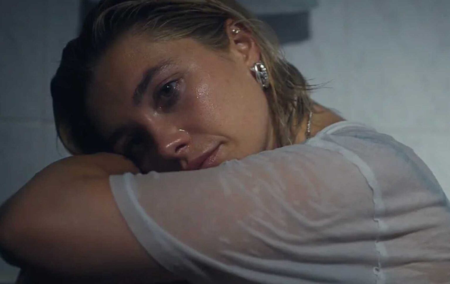 Florence Pugh met en vedette dans le clip `` Zombie '' émouvant de Yungblud