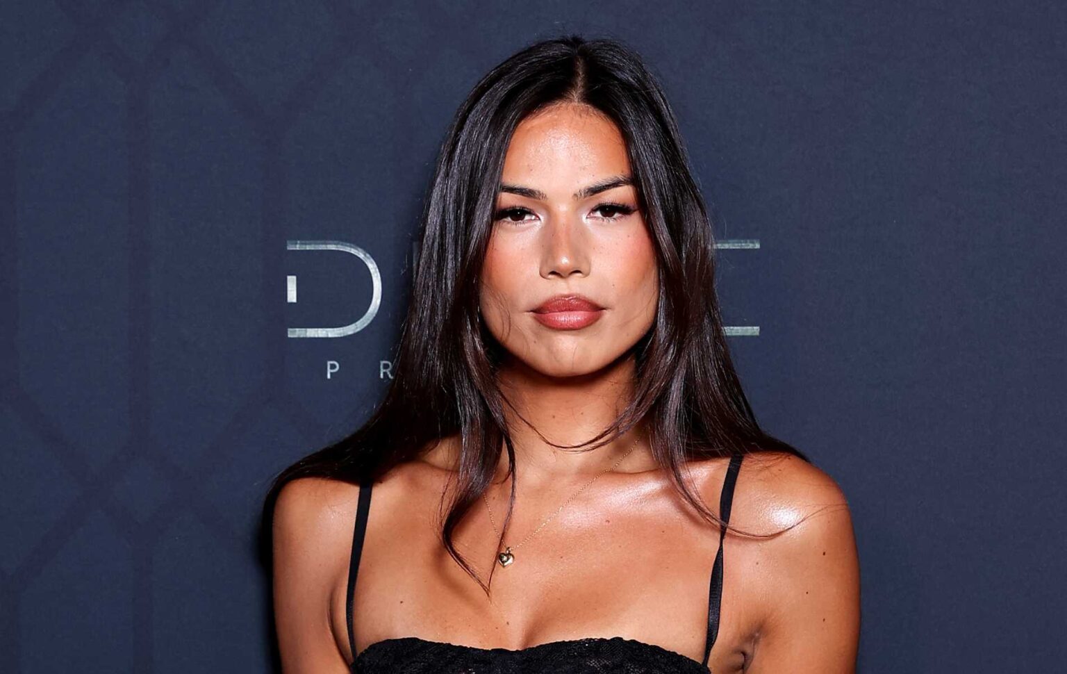 Le modèle trans Riley Minford fait ses débuts sur Global Runway: `` Terrified mais je l'ai mangé ''