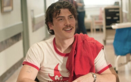 'Enfer ouais j'embrasse un homme': Jack Innanen célèbre la romance queer des adultes