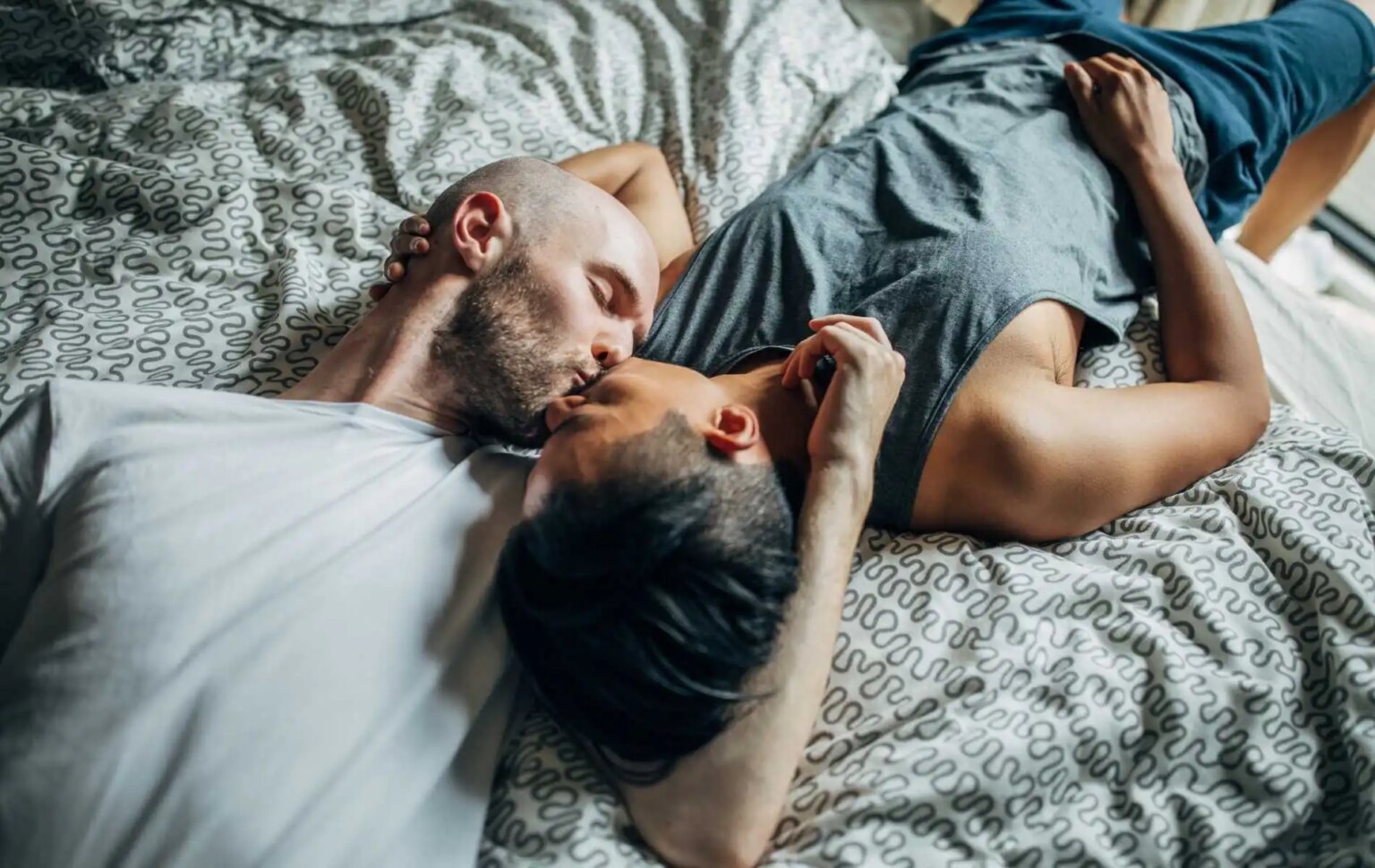 Pornhub révèle les catégories porno gay les plus vue au monde - et les minets ne sont plus en tête aux États-Unis