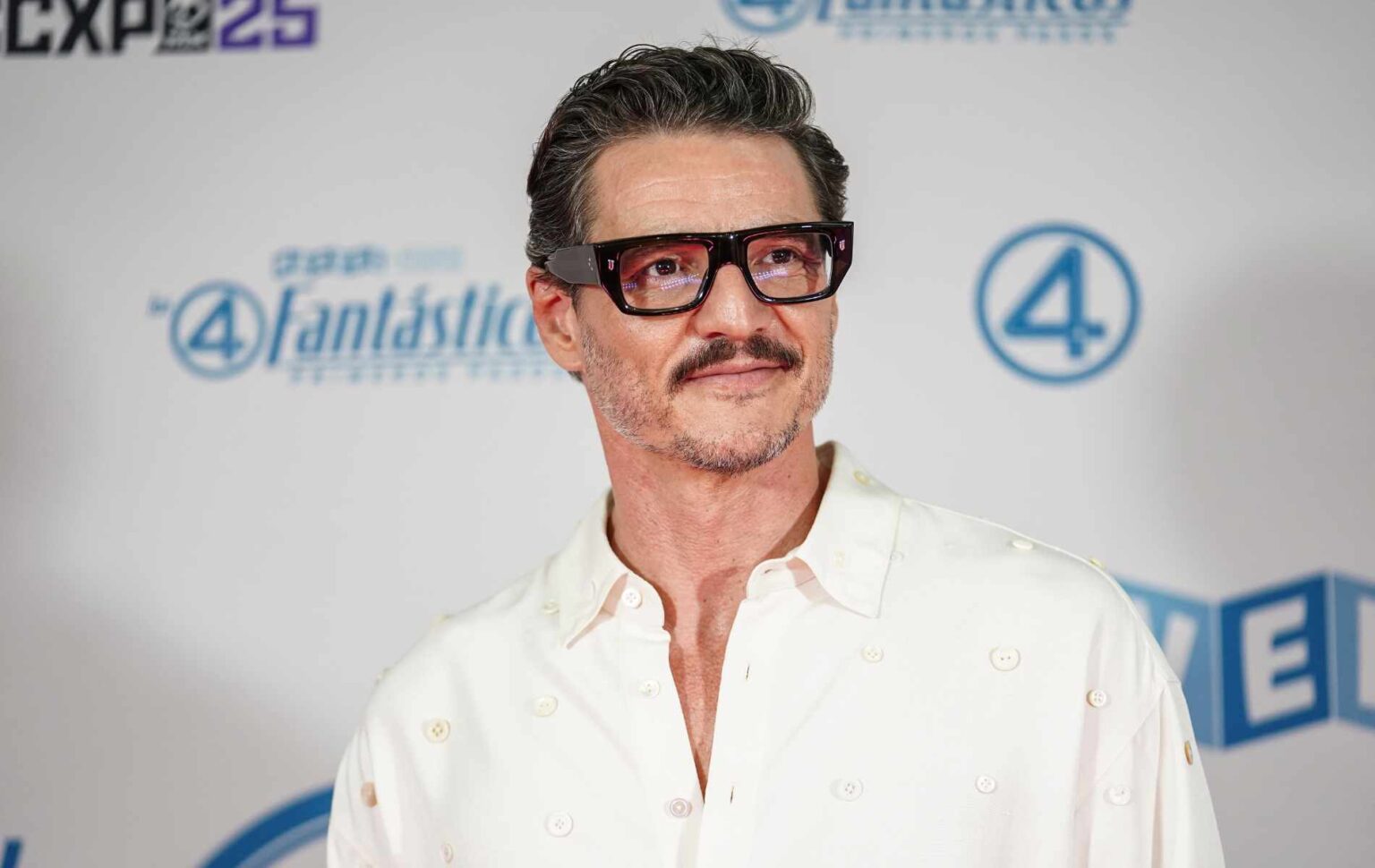 Pedro Pascal en appelant le «comportement perdant» de JK Rowling: «Je veux protéger les gens que j'aime»