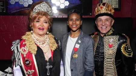 Sept icônes trans rejoignent le mur d'honneur LGBTQ de Stonewall en hommage puissant