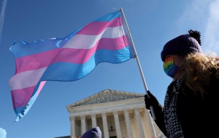 La Cour suprême des États-Unis lance une série de décisions pro-trans