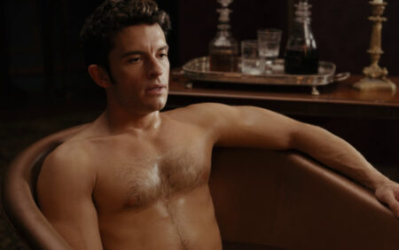 Les 10 photos les plus chaudes de Jonathan Bailey jamais
