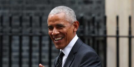 Barack Obama dit que le professeur du Gay College lui a appris «l'empathie et la gentillesse» quand il était «ignorant»
