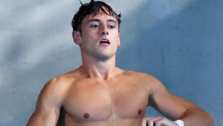 Les meilleurs moments de tricot de Tom Daley que nous ne pouvons honnêtement pas oublier