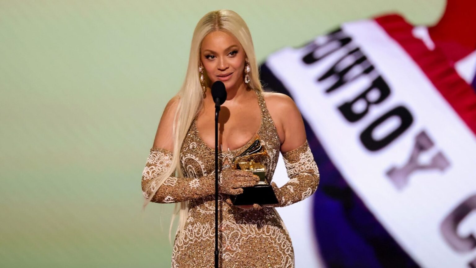 Beyoncé raconte à nouveau l'histoire alors que le Cowboy Carter Tour devient la tournée country la plus rentable de tous les temps