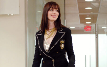 Anne Hathaway revient comme Andy Sachs dans le premier regard sur le diable porte Prada 2