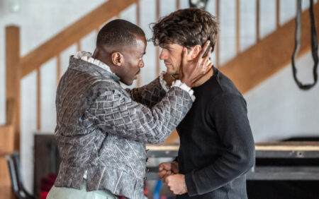 Voici votre premier regard sur Ncuti Gatwa et Edward Bluemel dans Born with Teeth