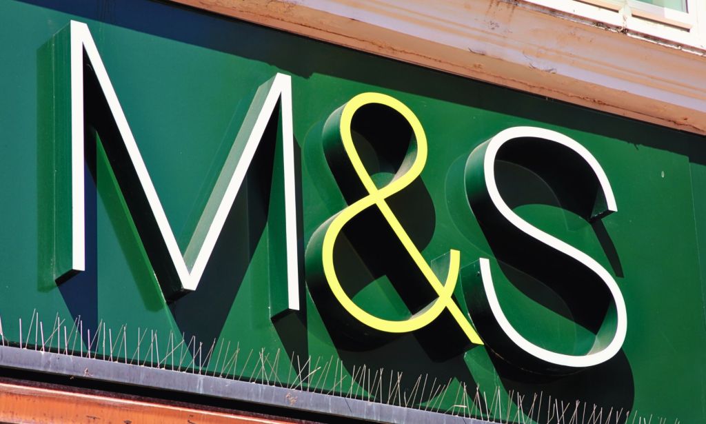 M&S s'est excusé après que l'employé «trans» a demandé à deux clients s'ils avaient besoin d'aide. (Getty)