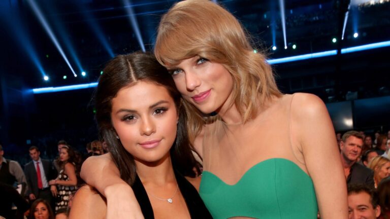 Selena Gomez dit que Taylor Swift a joué 'Love Story' pour elle avant sa sortie
