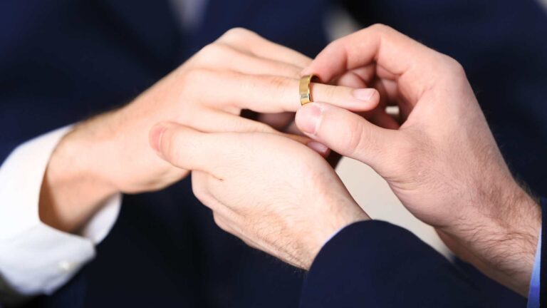 Que se passe-t-il si l'égalité du mariage est annulée par la Cour suprême des États-Unis?