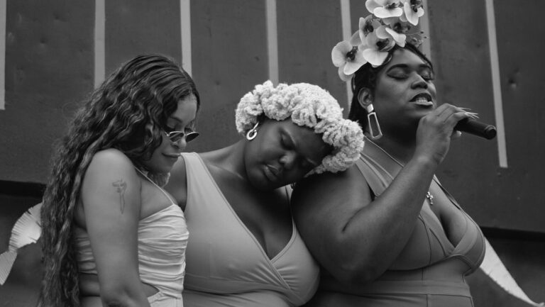 Thérapie gratuite pour les communautés Trans Black: le projet de gombo et Betterhelp unissent leurs forces