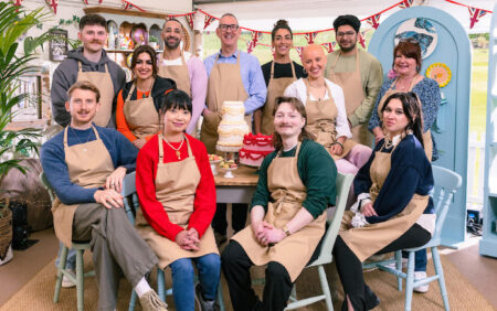 Le Great British Bake Off Season 16 pour présenter un concurrent de Drag King à rollers