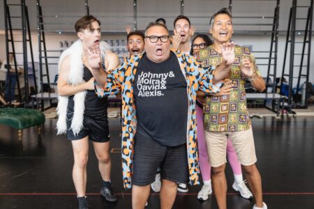 «C'est légèrement faux mais de toutes les bonnes manières!» - Trevor Ashley sur le renouveau du West End des producteurs