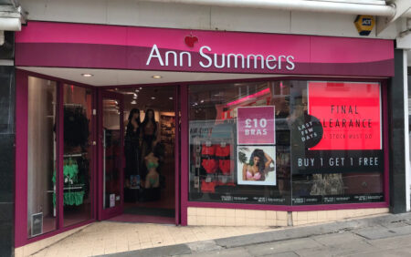 Ann Summers confirme son soutien à la communauté trans: «Nos politiques d'inclusion reflètent cela»
