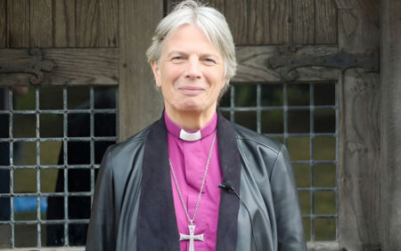Cherry Vann fait l'histoire en tant que première femme et archevêque ouvertement lesbien en Grande-Bretagne