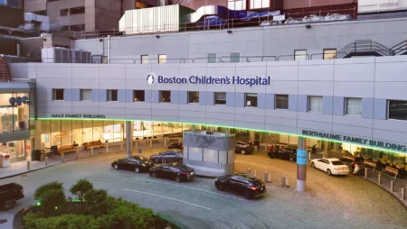 L'hôpital pour enfants de Boston affirme l'engagement envers les soins des jeunes trans