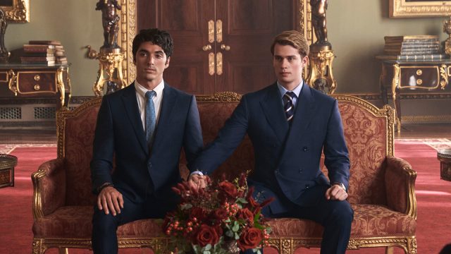 Taylor Zakhar Perez et Nicholas Galitzine dans 'rouge, blanc et bleu royal