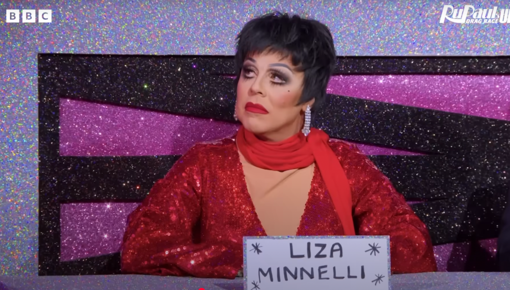 La Voix comme Liza Minelli dans Drag Race UK